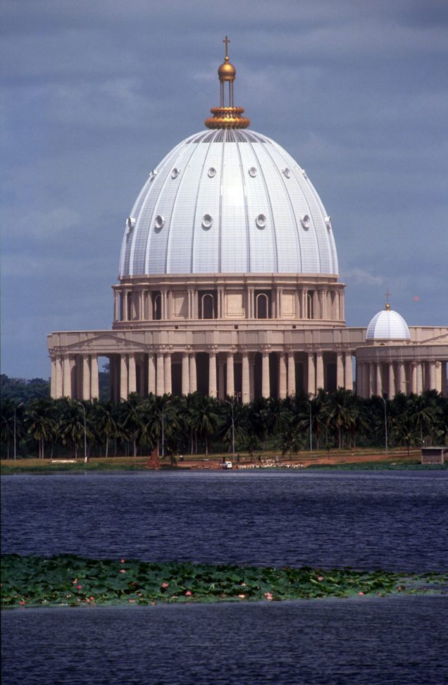 Costa de Marfil, Yamoussoukro